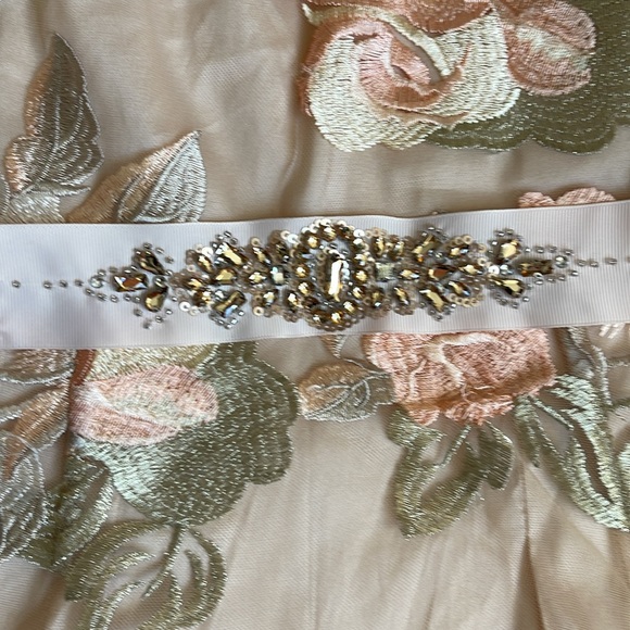 Long peach with flowers dress perfect for a wedding or prom - Picture 5 of 7